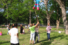 pinata_swinging1_adults